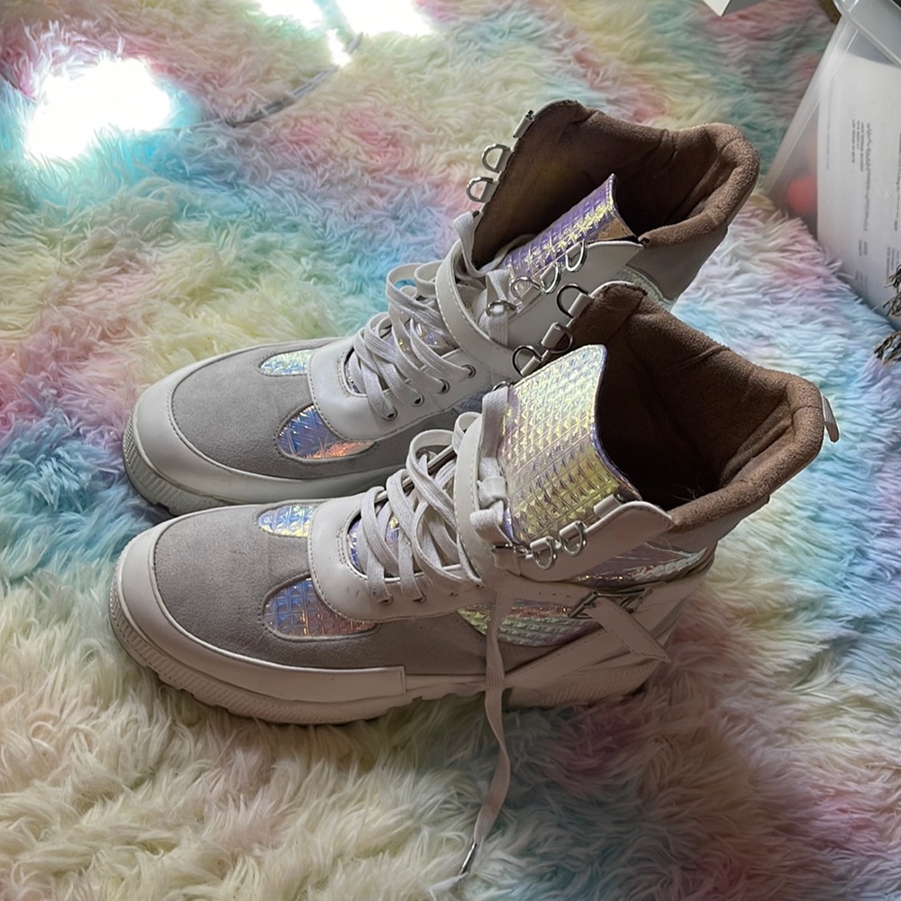 Ankle boots. Holographic, grey and white coloring